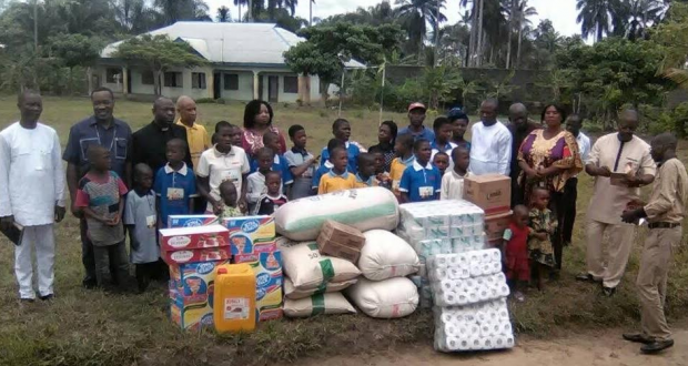 Governor Udom Donates Food, Toiletries to Stigmatized, Street Children in Eket