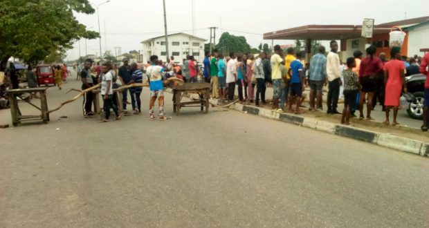 Iboko Offot Youths Block Abak Road and Its Environs