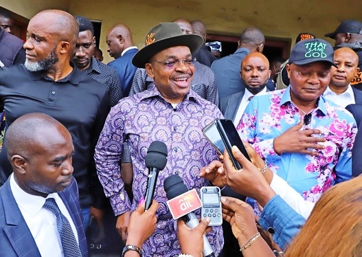 Gov Emmanuel Receives 20,000 ‘Decampees’, Wants Them Re-Integrated Back In PDP