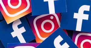 Facebook, Instagram Log Out Users